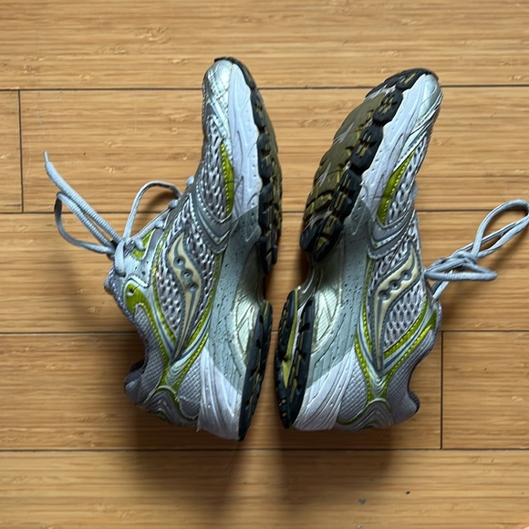 Saucony Guide Running Shoes - Picture 2 of 4